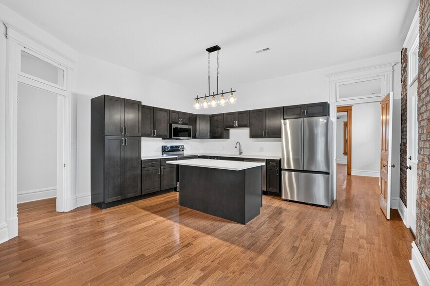 Open kitchen - 2722 Armand Pl