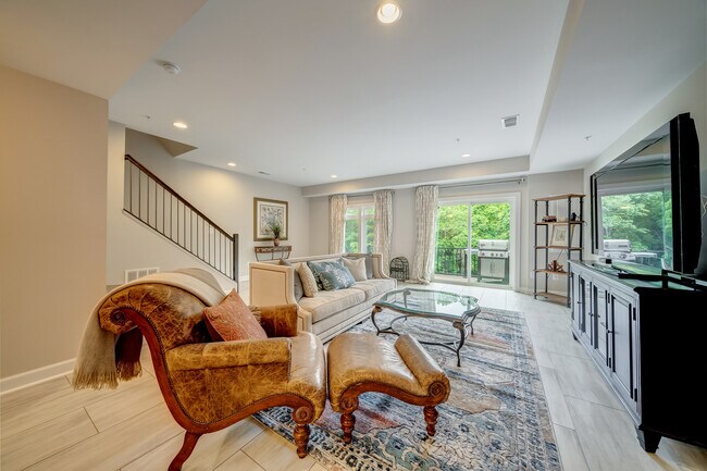 Building Photo - 1521 Ribbon Limestone Terrace SE