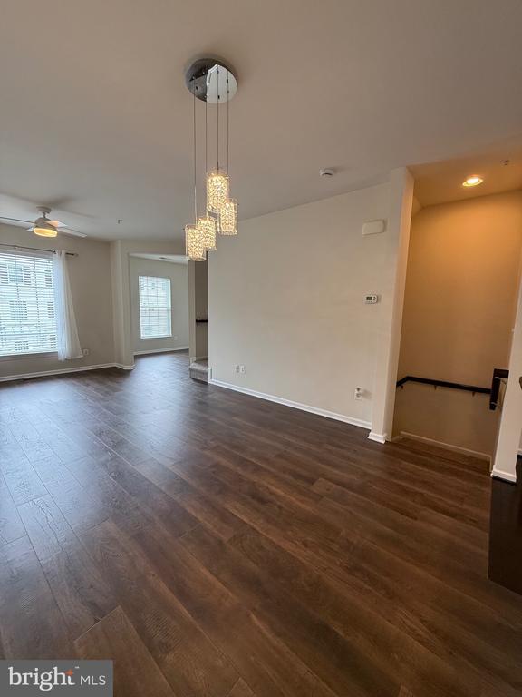 Building Photo - 7476 Riding Meadow Way