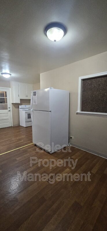 Building Photo - 7610 W Jefferson Blvd