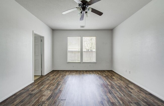 Building Photo - 7547 Oakwood Canyon Dr