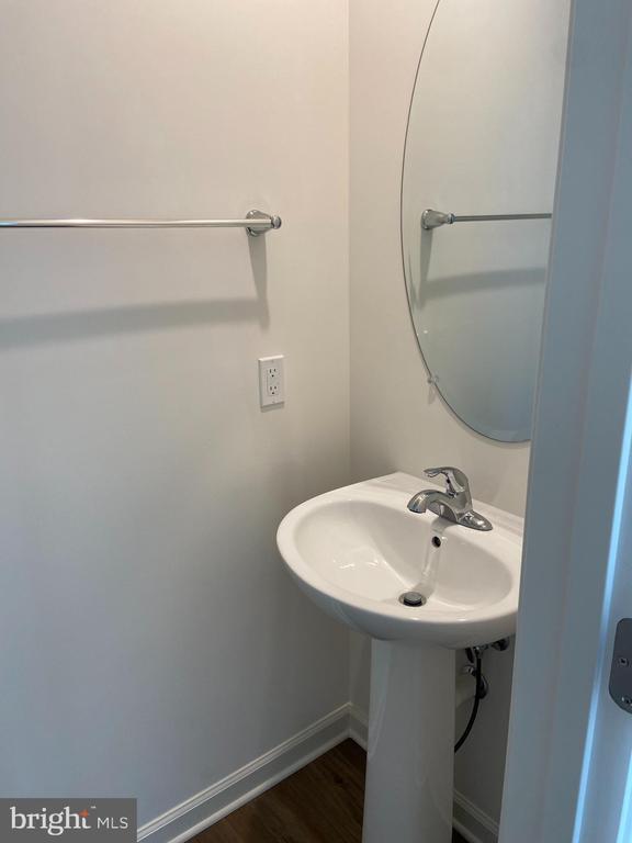 Building Photo - 255 Clifton Mnr