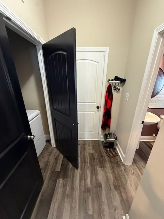 Building Photo - Welcome to Williamsburg Plantation!