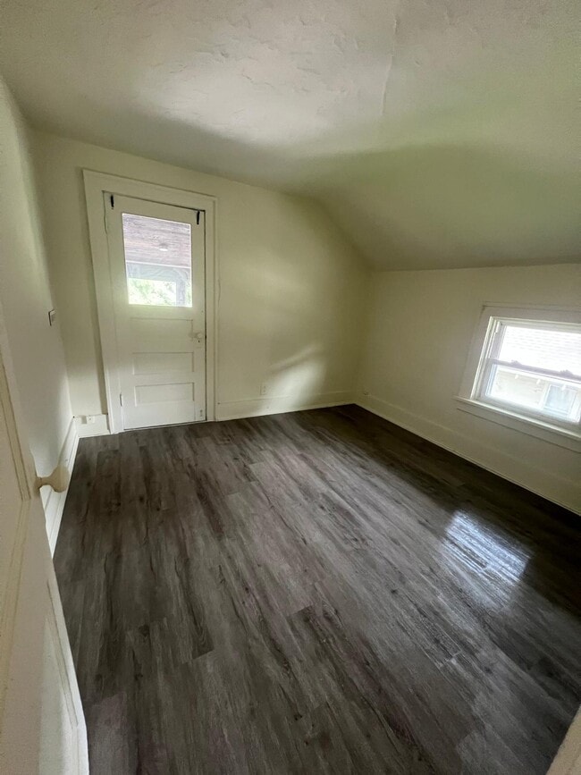 Building Photo - 1349 Yates Ave