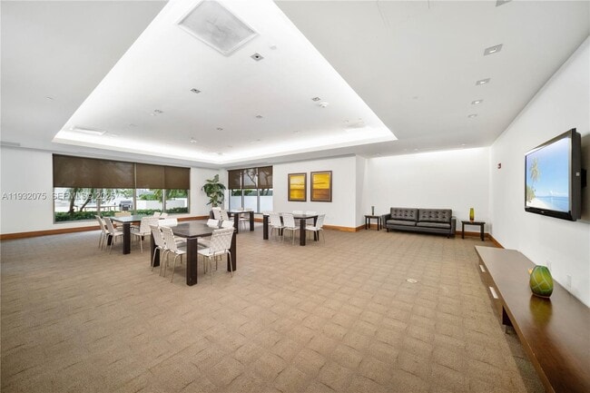 Building Photo - 1050 Brickell Ave