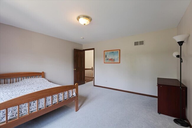 Building Photo - 1055 Knollwood Ln