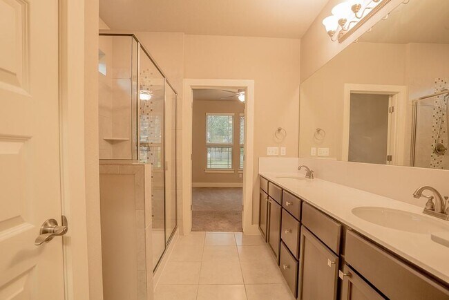 Building Photo - 10604 Wills Lp
