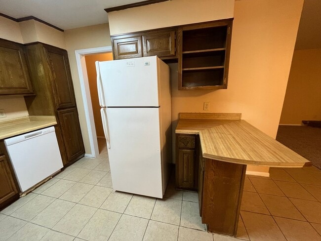 Building Photo - Broken Arrow duplex: 3 bedroom Duplex!