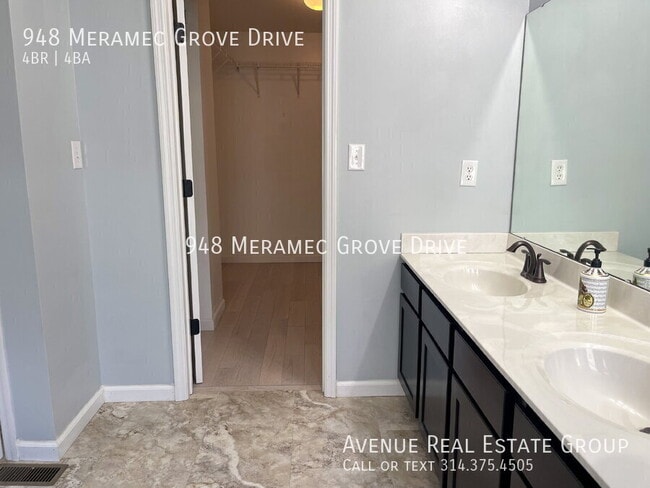 Building Photo - 948 Meramec Grove Dr