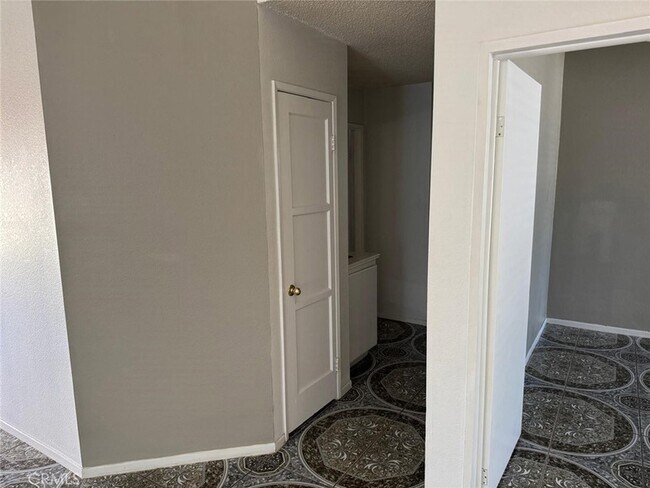 Building Photo - 1229 Onyx Dr
