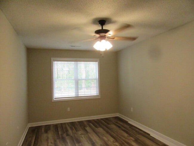 Building Photo - 1324 Waterway Dr
