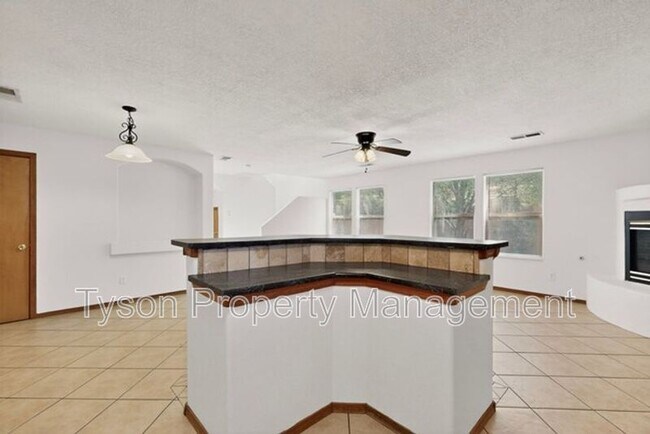 Building Photo - 1700 Violetas Rd NW