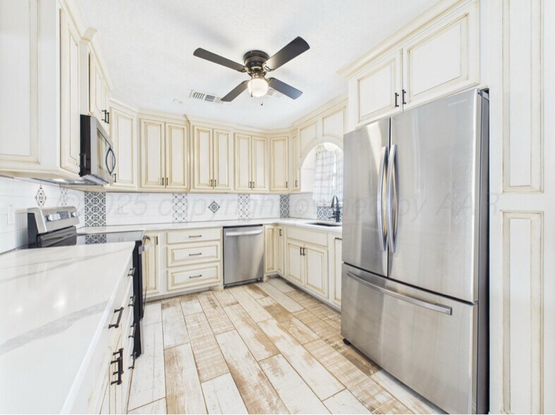 Building Photo - 1819 N Beech Ln