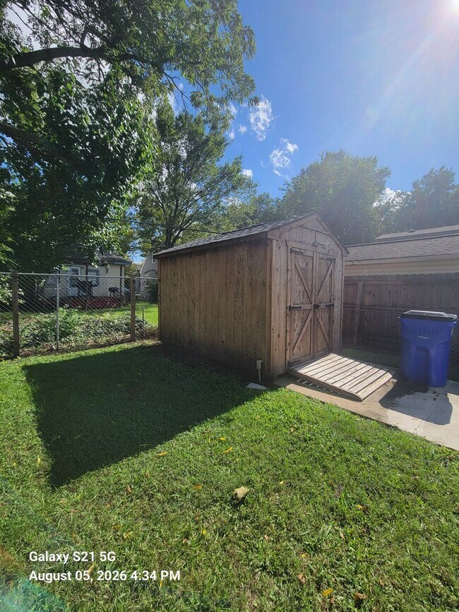 Building Photo - 219 Beechwood Ave