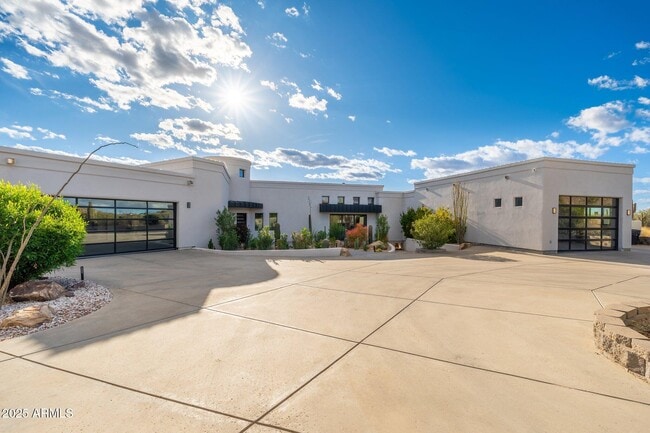 Building Photo - 9525 E Buckskin Trail