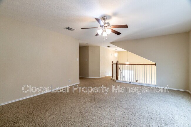 Building Photo - 920 Laserra