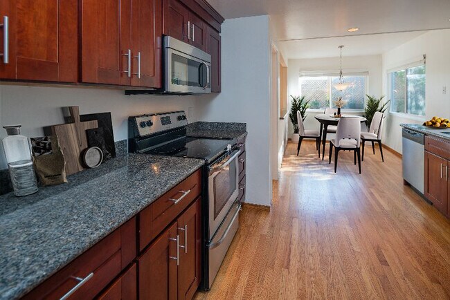 Building Photo - 2019 Fairmont Dr