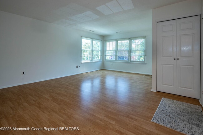 Building Photo - 90 Quince Ct