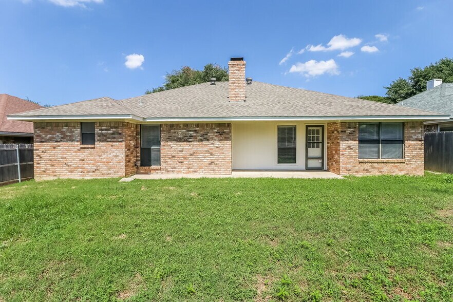 Building Photo - 4909 Barberry Dr