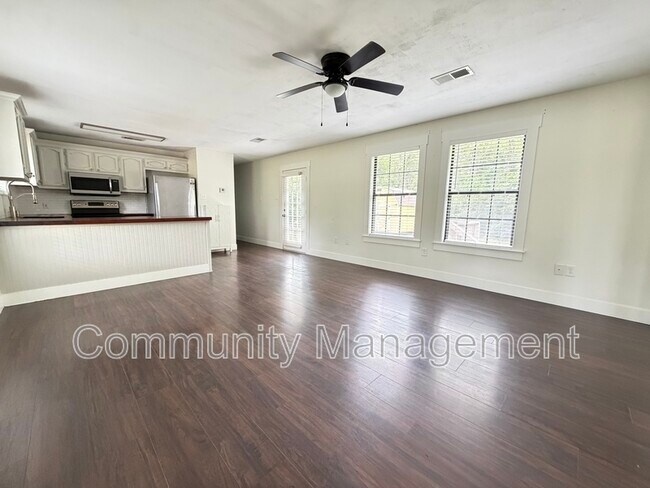 Building Photo - 11362 Cloverleaf Dr