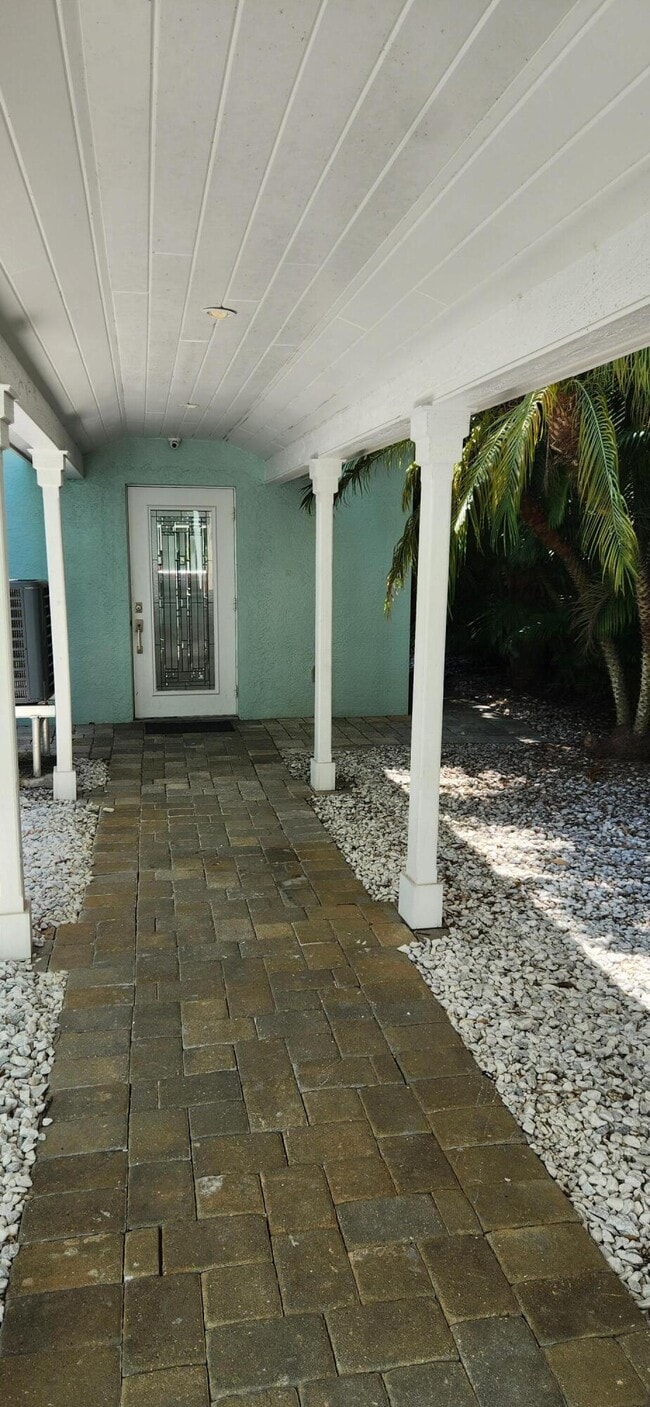 Building Photo - 1066 SE St Lucie Blvd