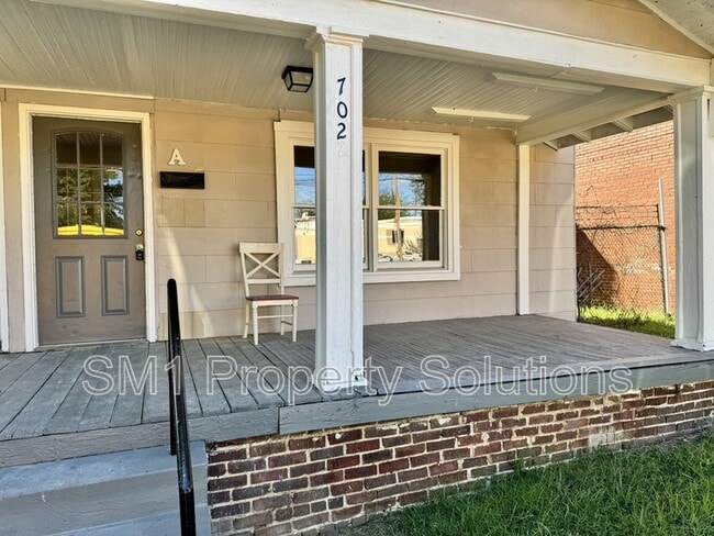 Building Photo - 702 Silver Ave