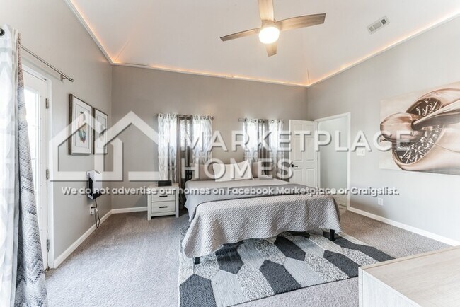 Building Photo - 1917 N College Ave