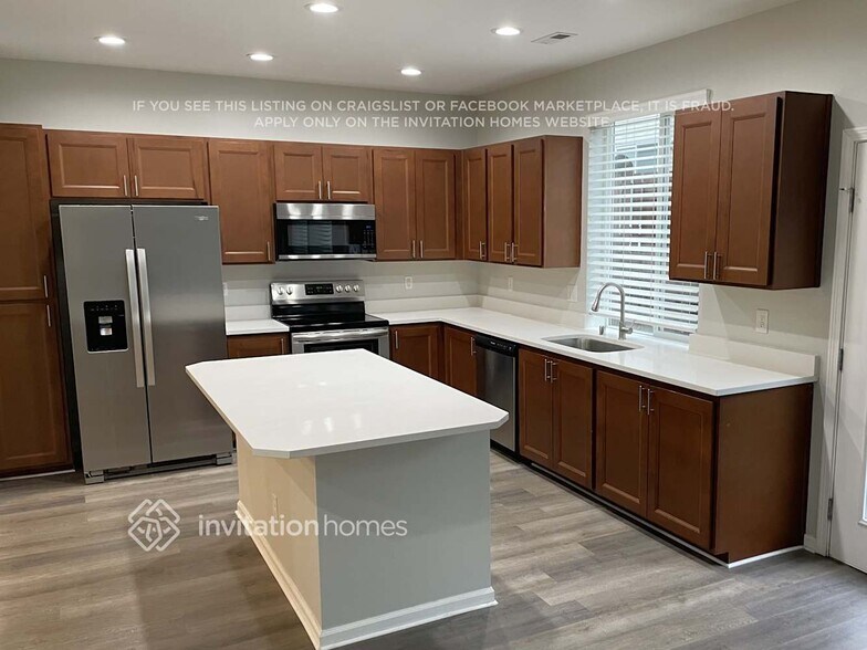 Building Photo - 3139 Vista Verde Ln SW