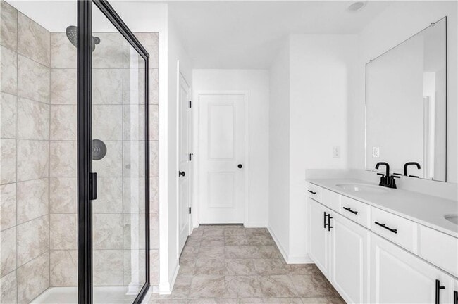 Building Photo - 5772 Schelton Pl