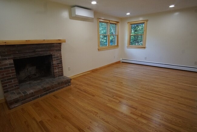 Building Photo - 49 Conant Rd