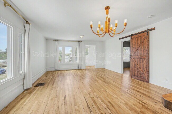 Building Photo - 110 S Quitman St