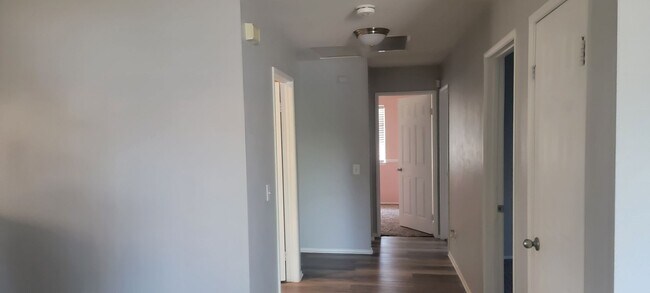 Building Photo - Lovely Temecula Home! Utilities paid!