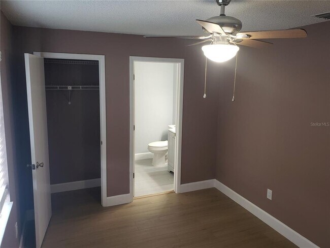 Building Photo - 14027 Village View Dr