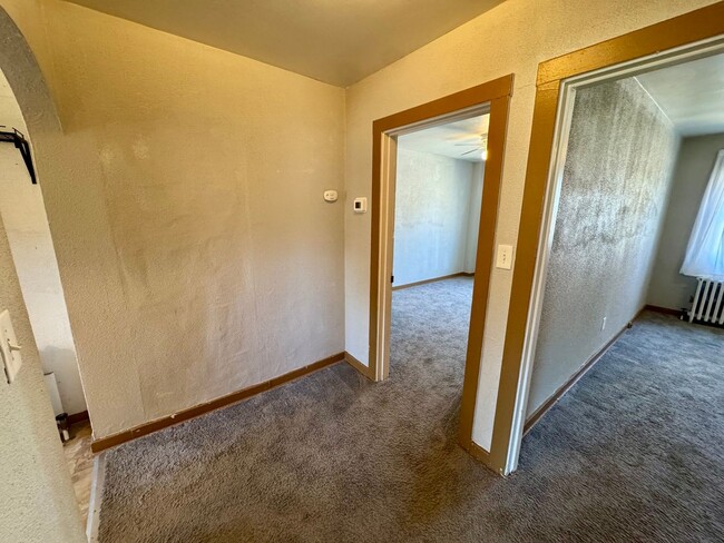 Building Photo - 732 Idlewood Ave