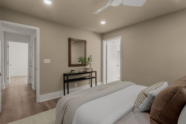 Building Photo - 1326 Ardee Ave