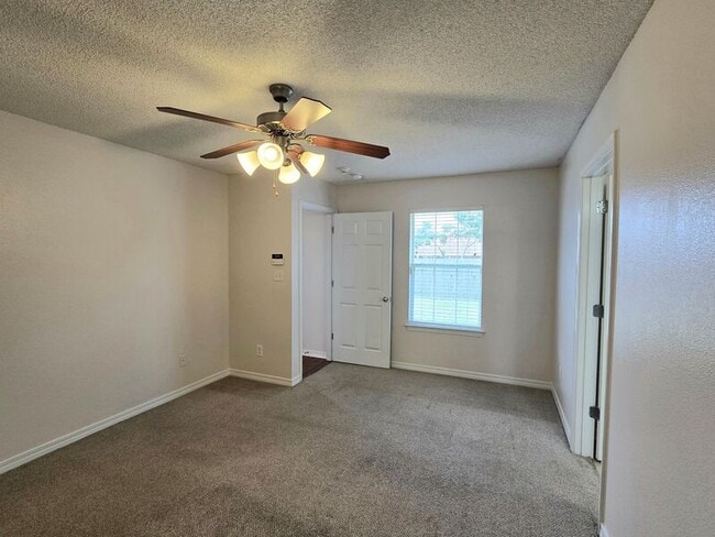 Building Photo - 6525 Tampa Dr