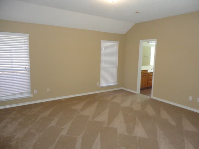 Building Photo - 3125 Cactus Dr