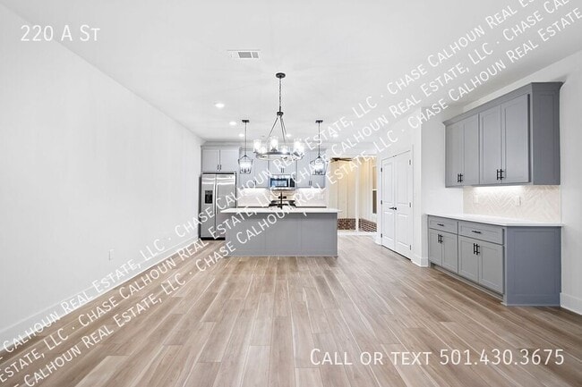 Building Photo - 220 A St