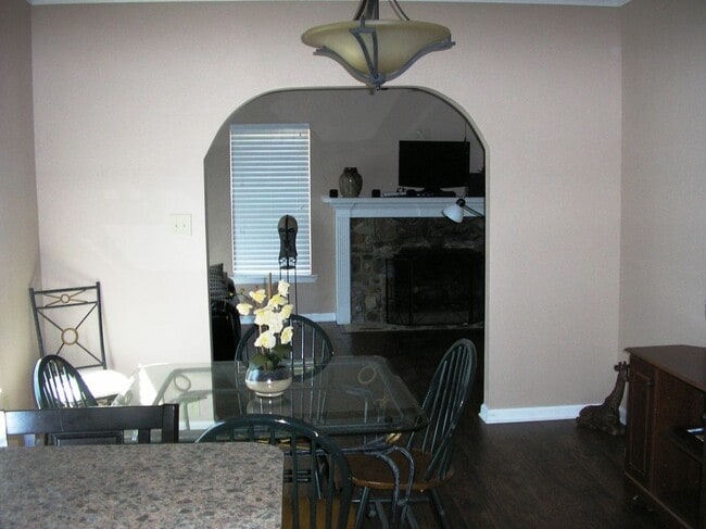 Building Photo - 9001 Colonel Glenn Rd