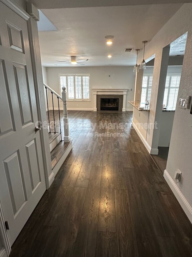 Building Photo - 180 Pelican Loop