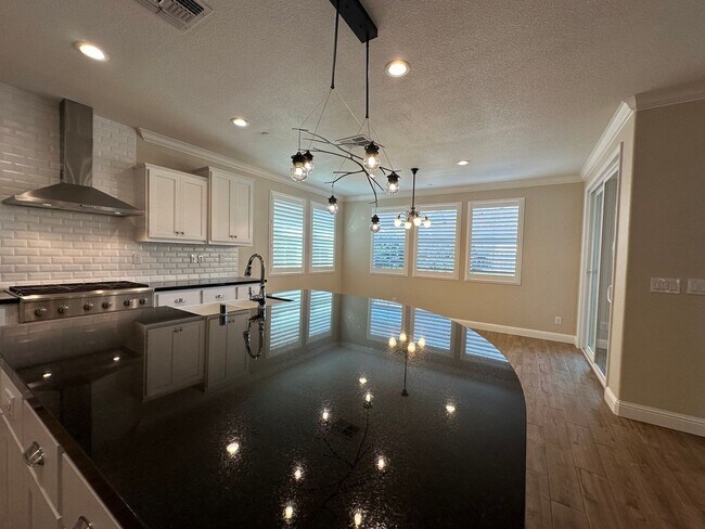 Building Photo - Impressive All Single Story 3 Bedroom, 2.5...