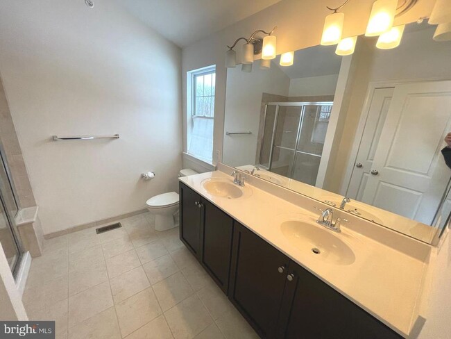 Building Photo - 365 W Boulder Dr