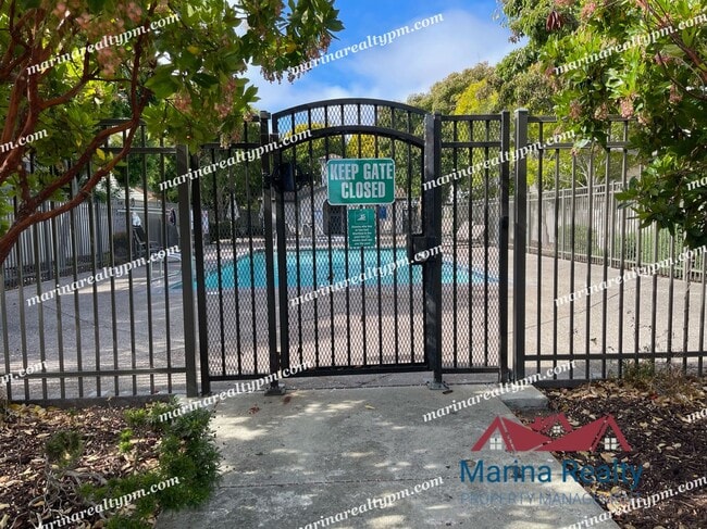 Building Photo - 2611 Bayfront Ct