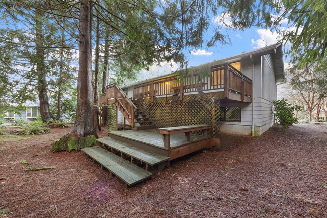 Building Photo - Move in ready Ken Lake home with 4 bedroom...