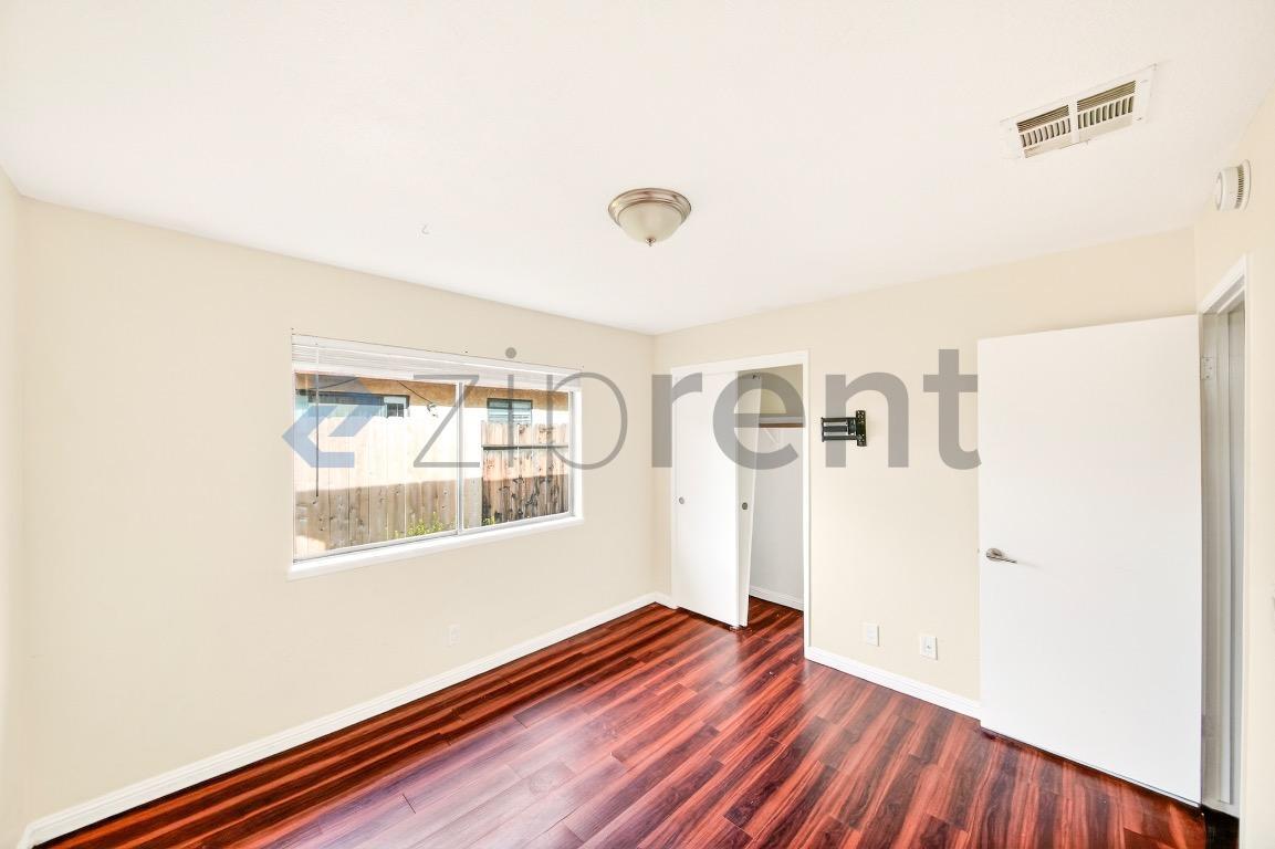 Building Photo - 836 W Atkins Ave