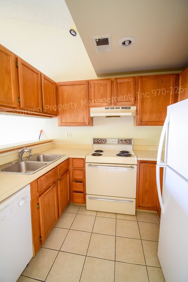 Building Photo - 2960 W Stuart St