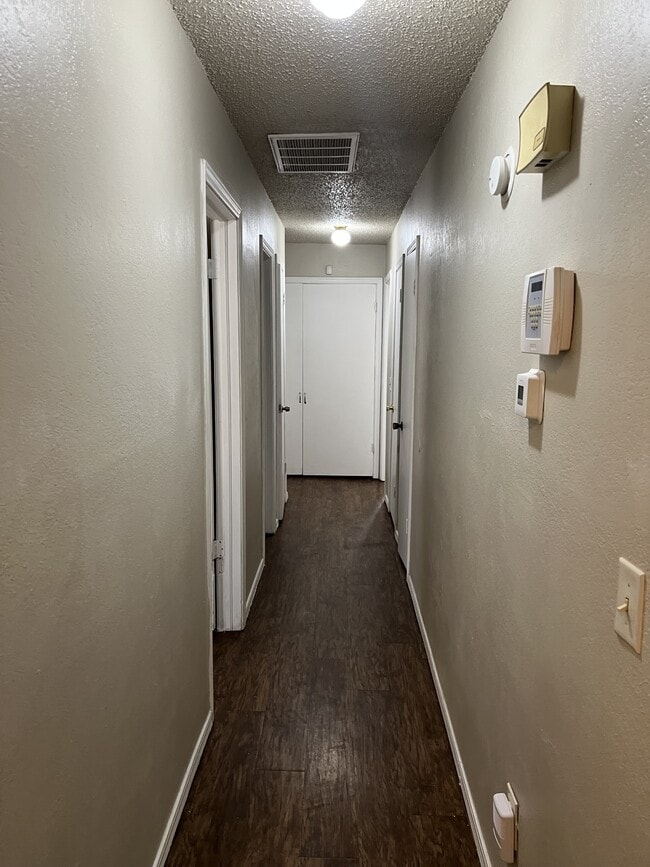 Building Photo - 12602 Abbotts Way