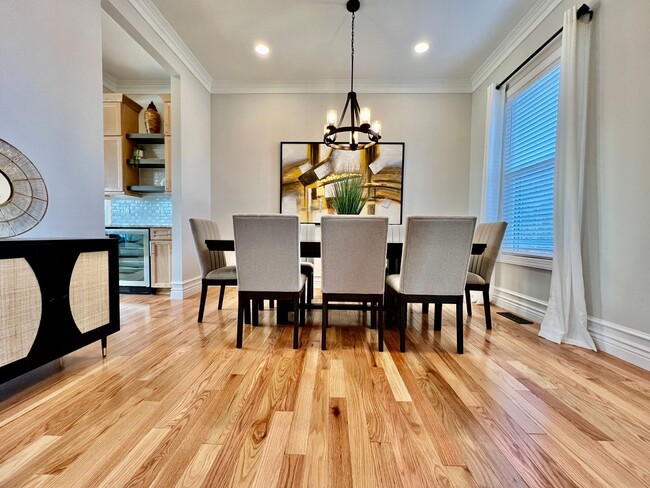 Building Photo - Luxury Home Incredible master suite Liberty Twp OH