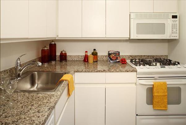 Building Photo - 420 E 54th St