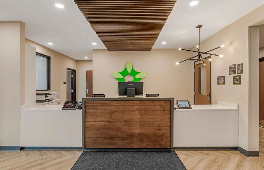 Building Photo - Furnished Studio-Jacksonville - Airport